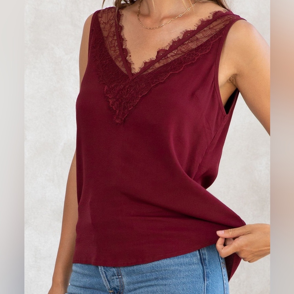 LOVESTITCH Burgundy Lace Trim Top size S NWT